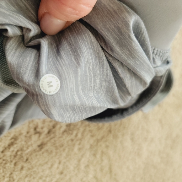 Lululemon T.H.E. Short *Linerless 9" M - Picture 9 of 9